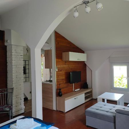 מוסטר Teos Apartments מראה חיצוני תמונה