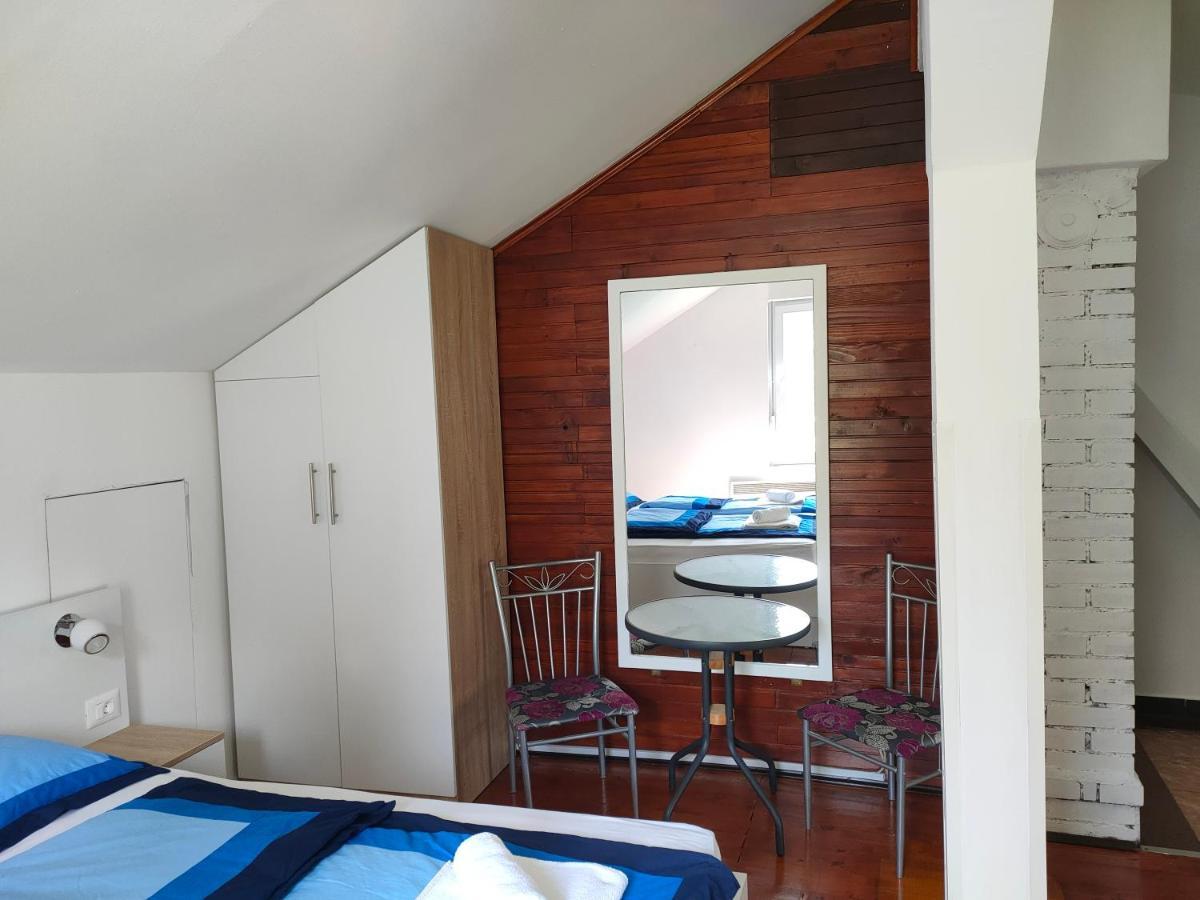 מוסטר Teos Apartments מראה חיצוני תמונה