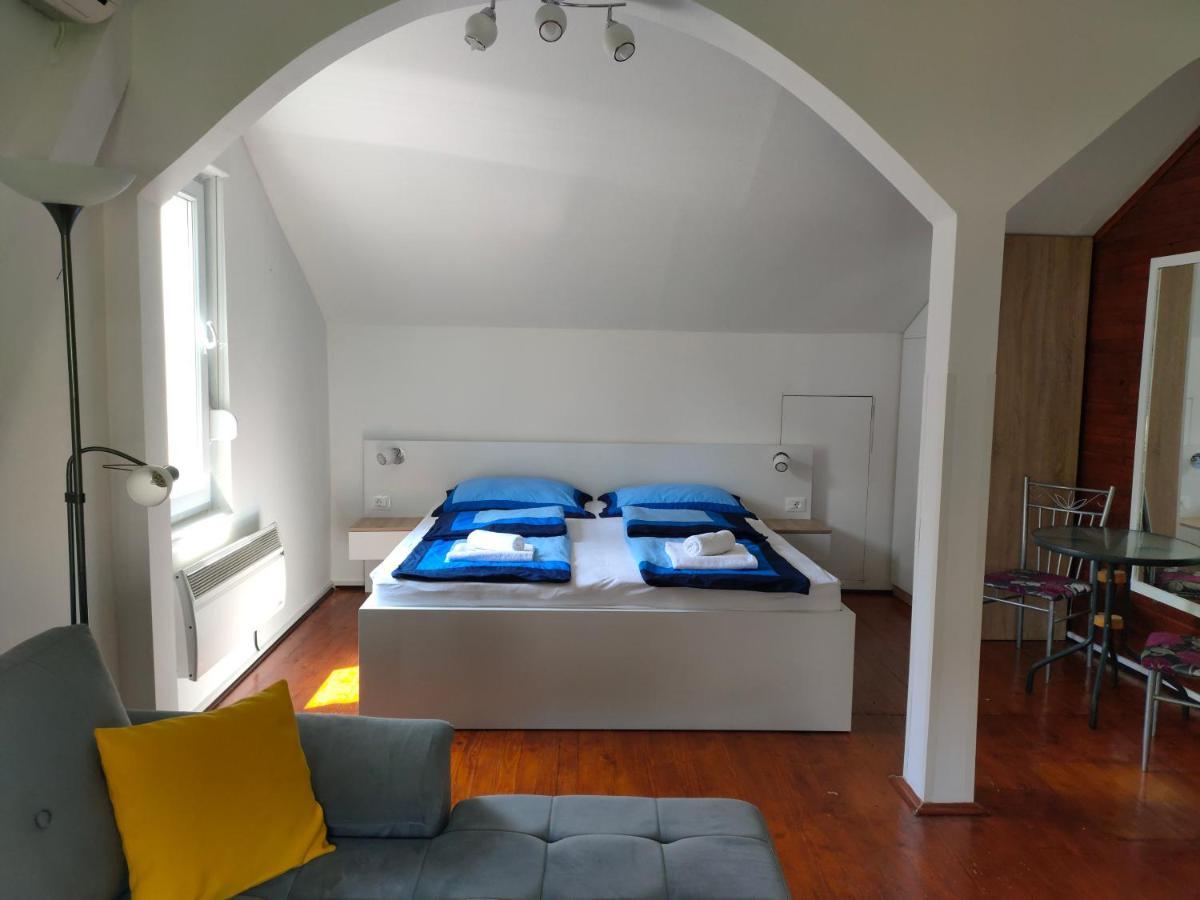 מוסטר Teos Apartments מראה חיצוני תמונה