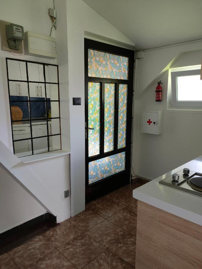 מוסטר Teos Apartments מראה חיצוני תמונה